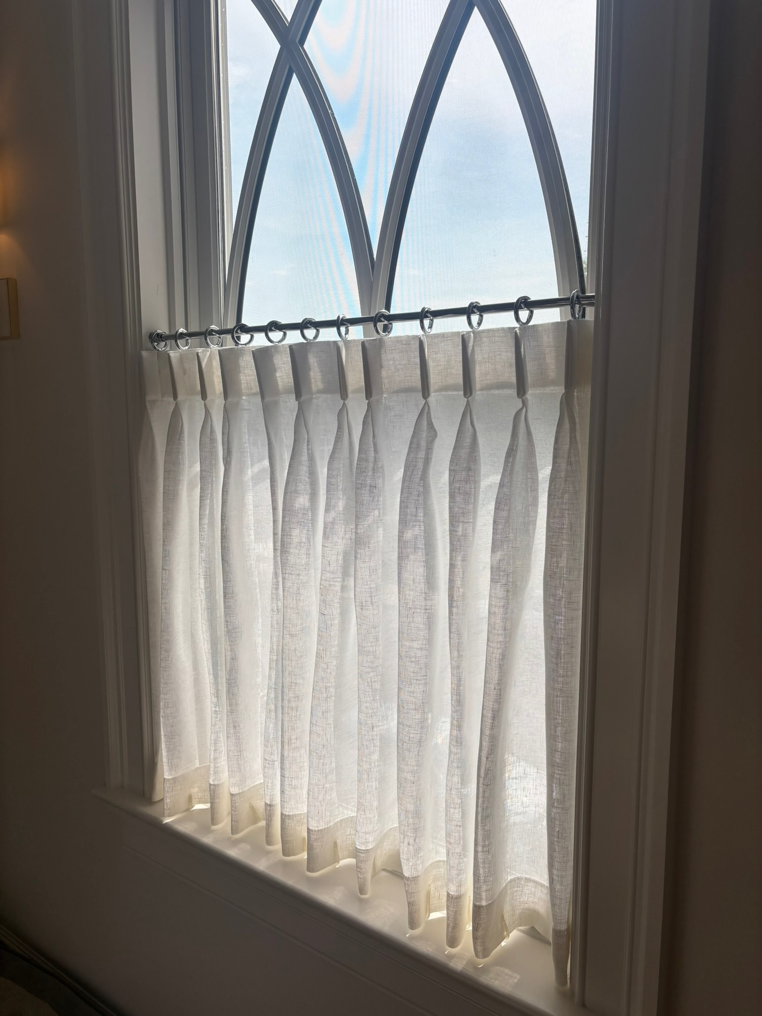 Cafe Curtains Give Privacy