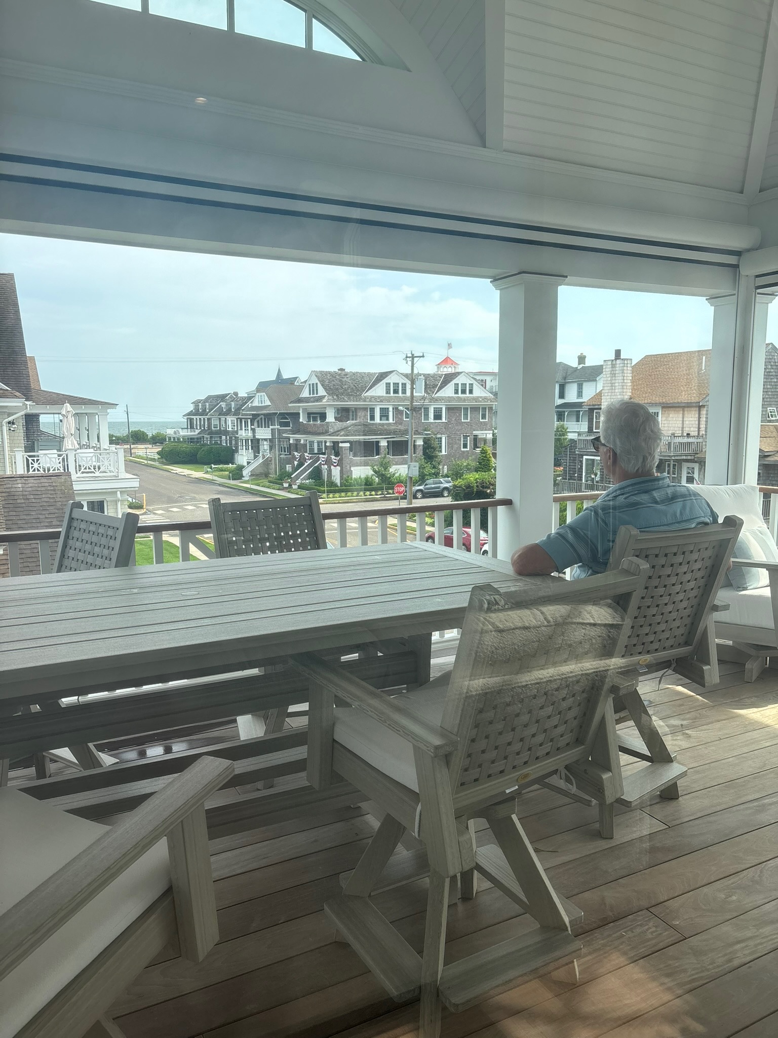 Cafe Curtains Give Privacy